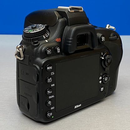 Nikon D610 (Corpo) - 24.3MP