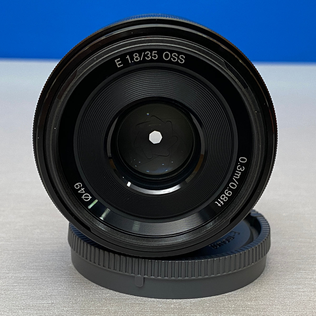 Sony E 35mm f/1.8 OSS