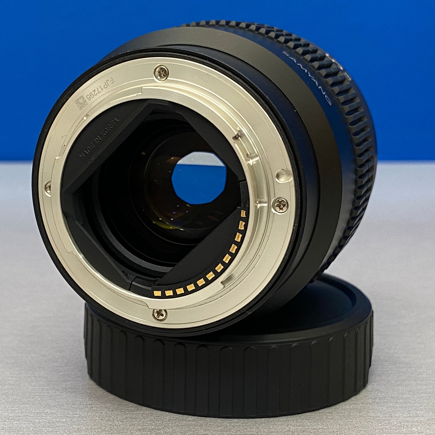 Samyang V-AF 75mm T1.9