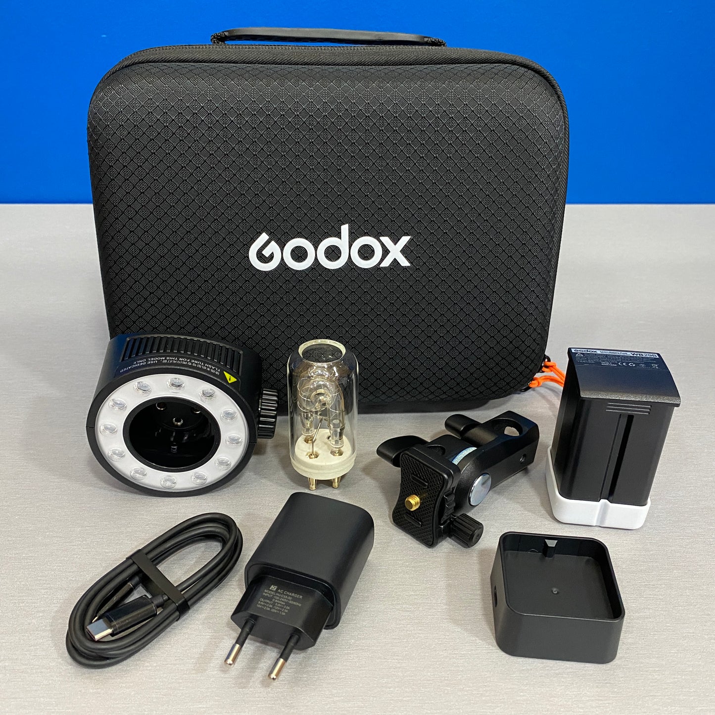 Godox AD200 Pro II - 200W | NOVO