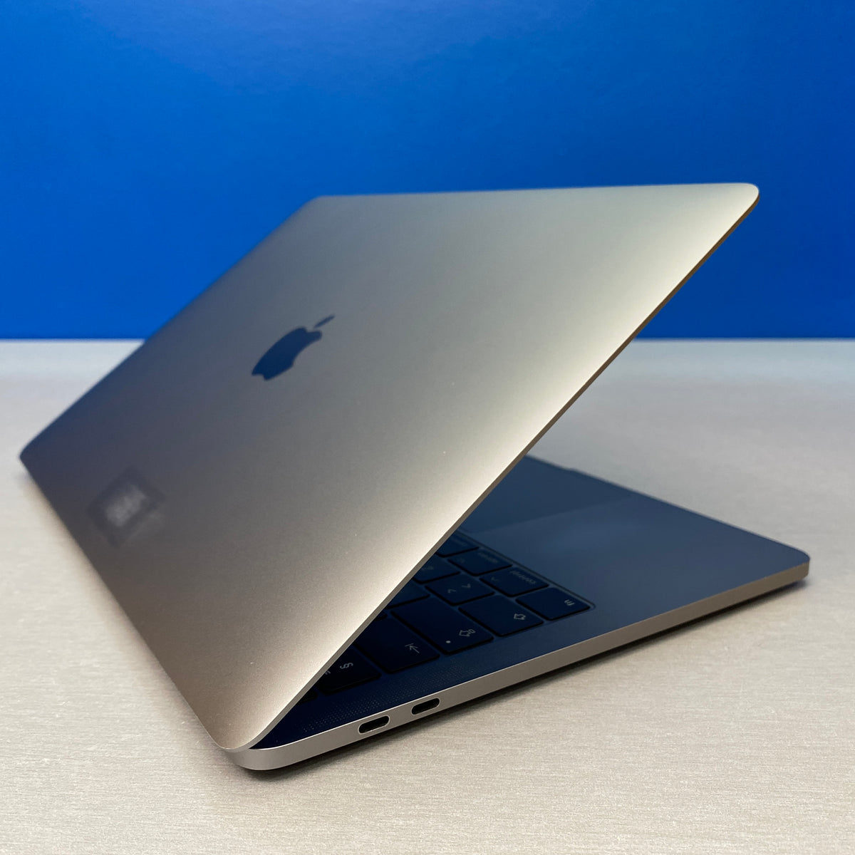 Apple MacBook Pro 13" Touch Bar - A1706 - Mid 2017 (i5/8GB/512GB SSD)