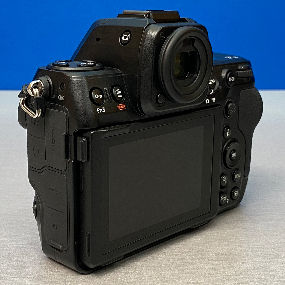 Nikon Z8 (Corpo) - 45.7MP