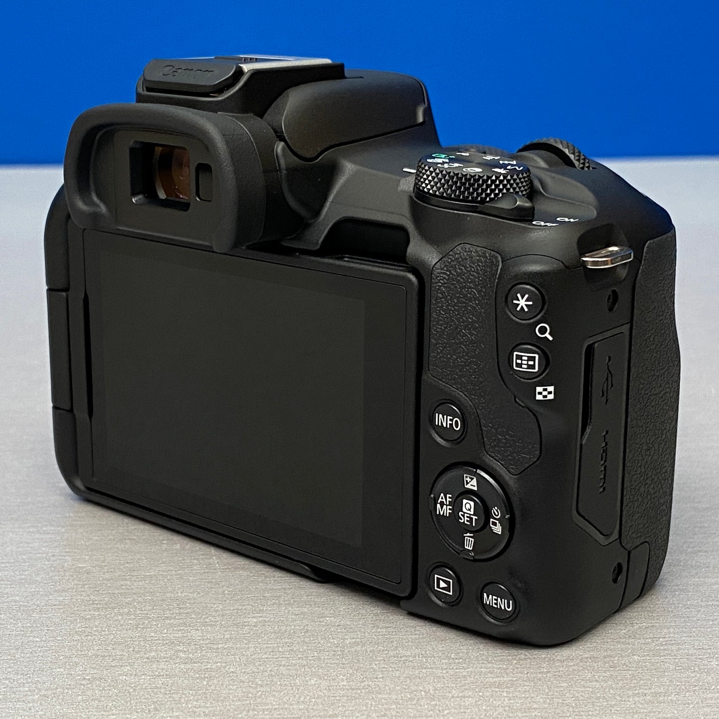 Canon EOS R50 (24.2MP) + RF-S 18-45mm f/4.5-6.3 IS STM | NOVA