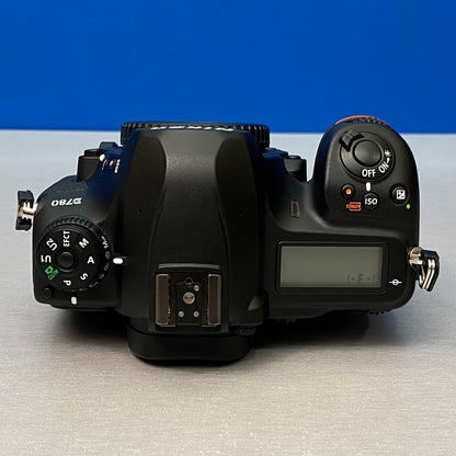 Nikon D780 (Corpo) - 24.5MP