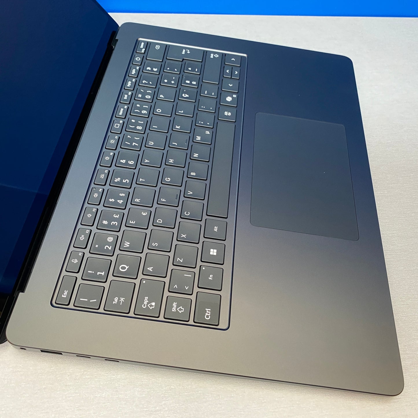 Microsoft Surface Laptop 7 - 15" (Snapdragon X Elite X1E 12-Cores/16GB/512GB)
