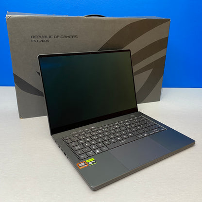 ASUS Zephyrus G14 | 14" OLED | Ryzen 9 AI HX 370 | 32GB | RTX 5070 8GB