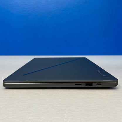 ASUS Zephyrus G14 | 14" OLED | Ryzen 9 AI HX 370 | 32GB | RTX 5070 8GB