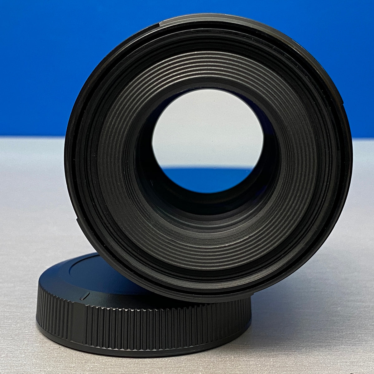 Canon RF 85mm f/2 Macro IS STM