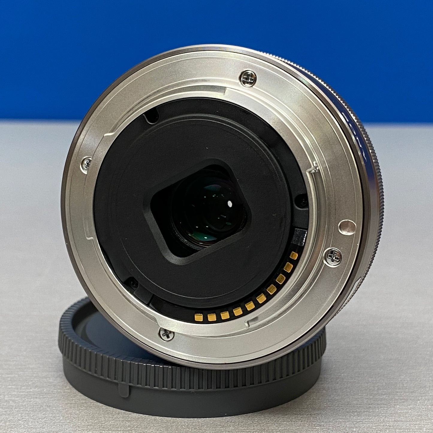 Sony E 16mm f/2.8