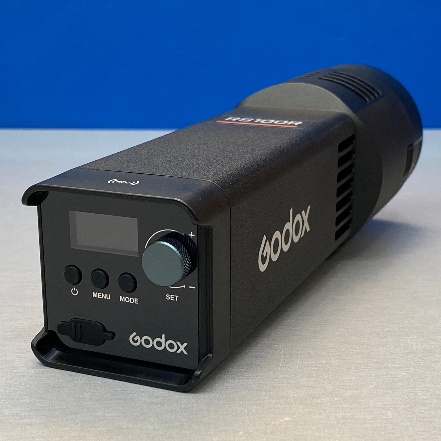 Godox RS100R | Full Color RGB Video Light | 100W | NOVO