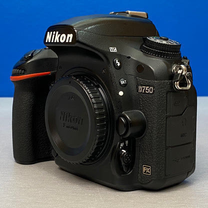 Nikon D750 (Corpo) - 24.3MP