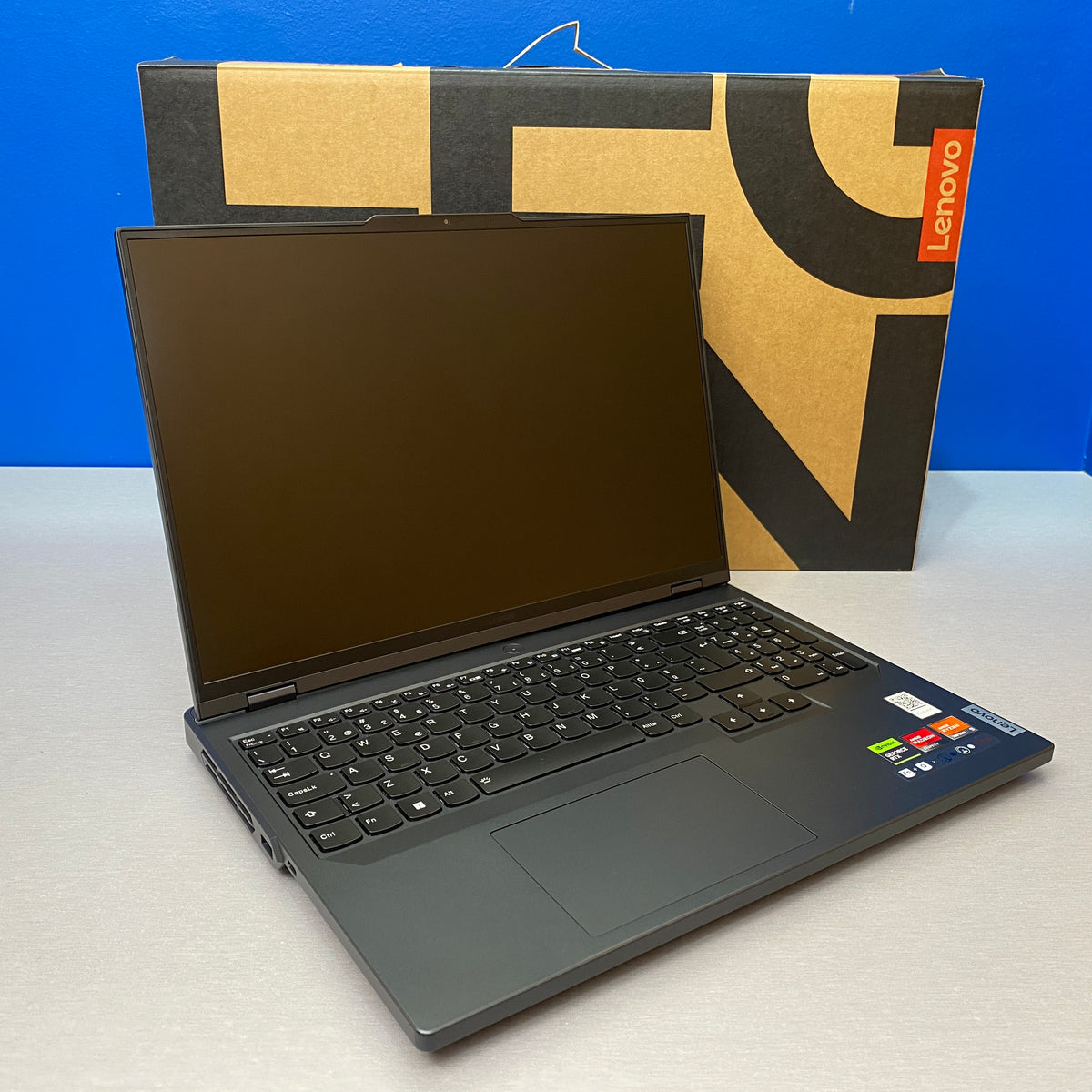 Lenovo Legion Pro 5 16ARX8 | 16" WQXGA 240Hz | Ryzen 9 7945HX | 32GB | 1TB | RTX 4070 8GB