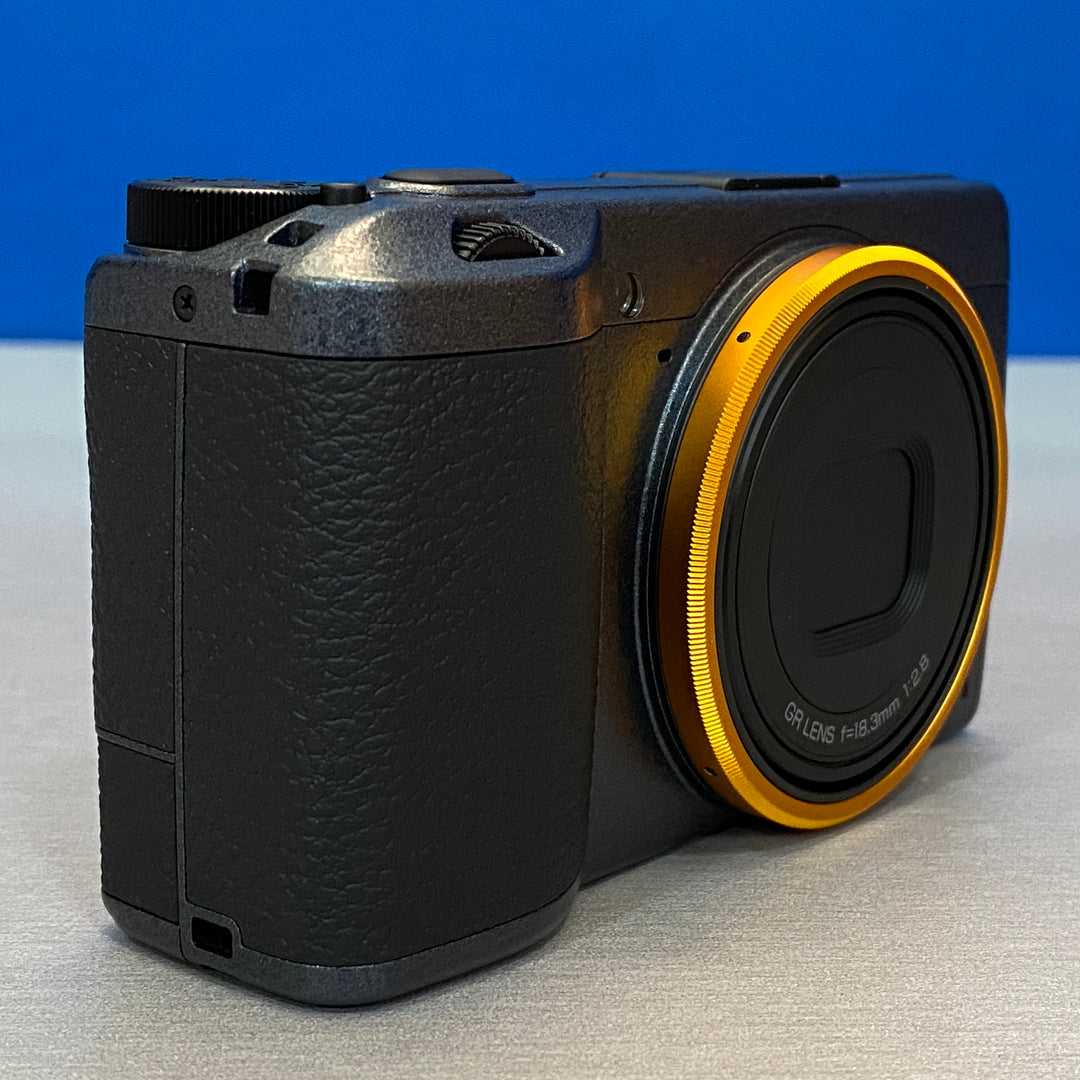 RICOH GR III Street Edition【ジャンク】 RICOH GR IIIに、メタリックグレー塗装の「Street Edition」キット