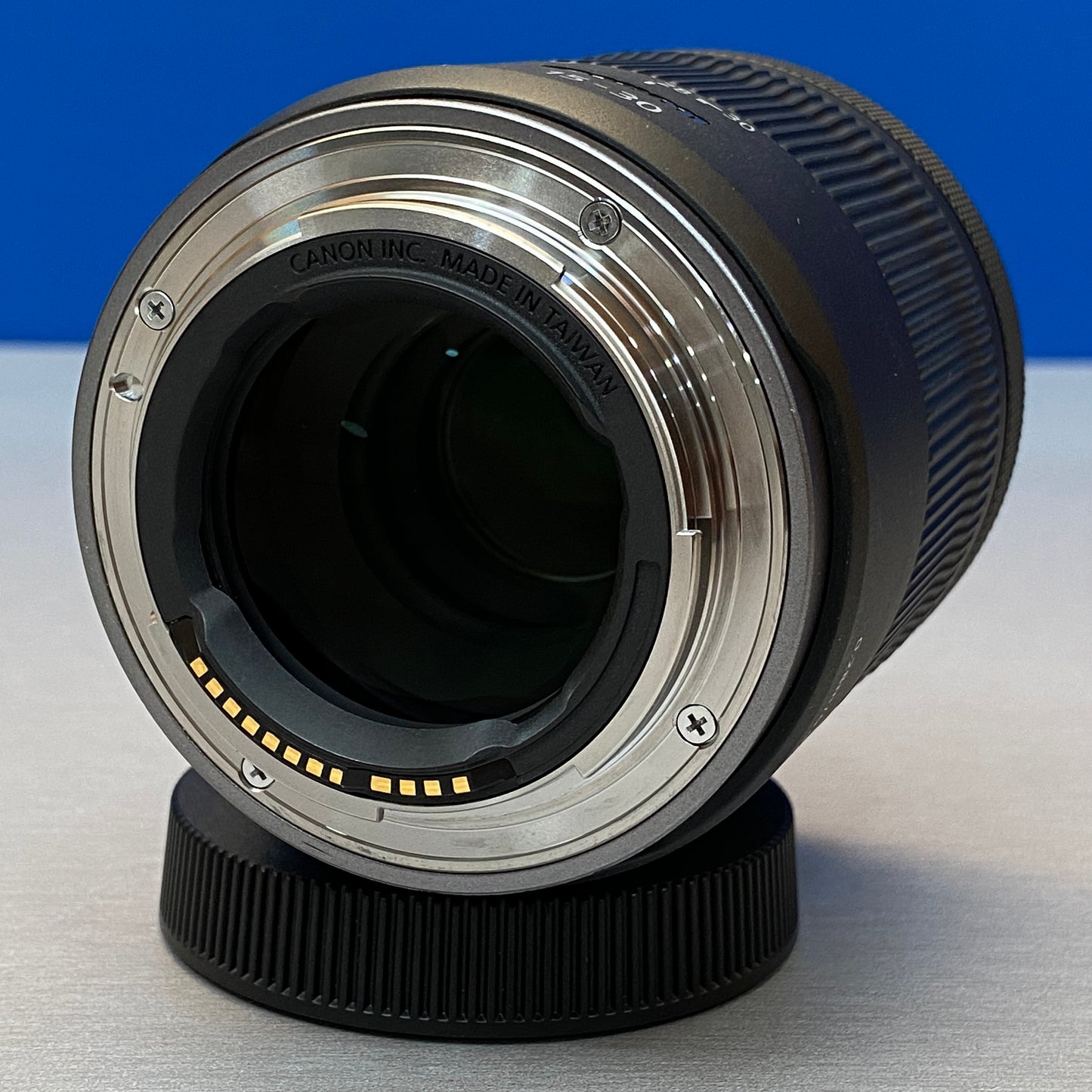 Canon RF 15-30mm f/4.5-6.3 IS STM