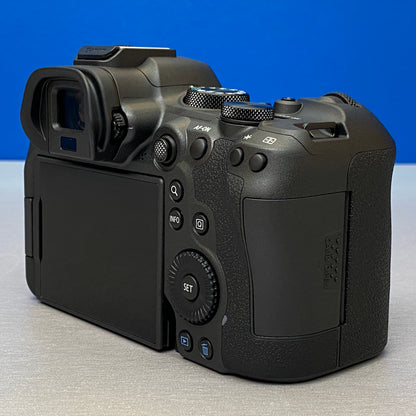Canon EOS R6 Mark II (24.2MP) + RF 24-105mm f/4 L IS USM | NOVA