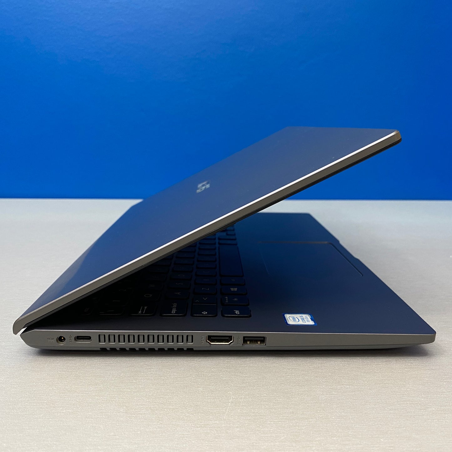 ASUS VivoBook F509FB | 15.6" HD | i5-8265U | 8GB | 256GB | GeForce MX110 2GB