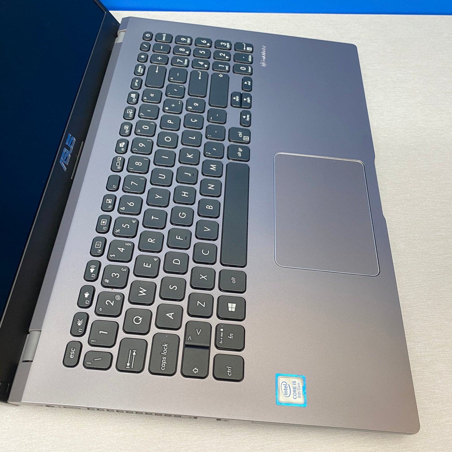 ASUS VivoBook F509FB | 15.6" HD | i5-8265U | 8GB | 256GB | GeForce MX110 2GB