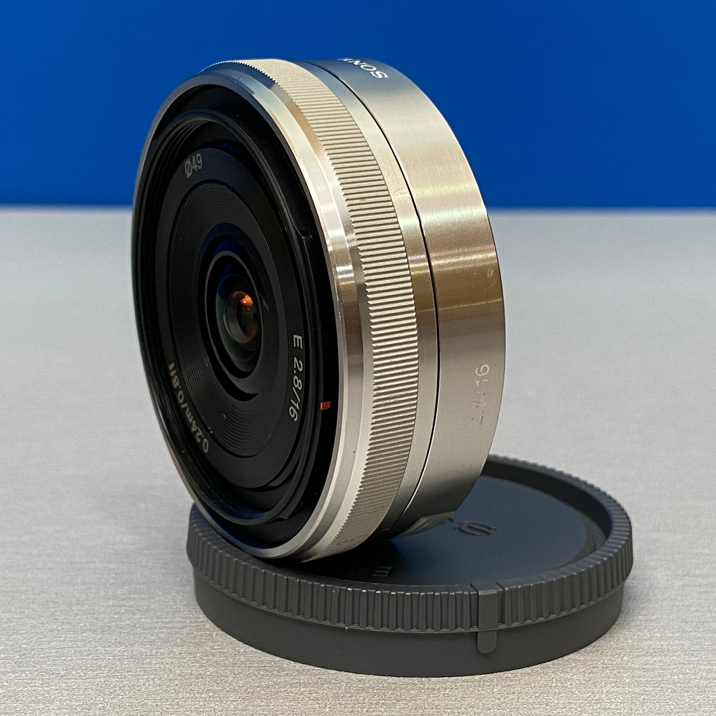 Sony E 16mm f/2.8