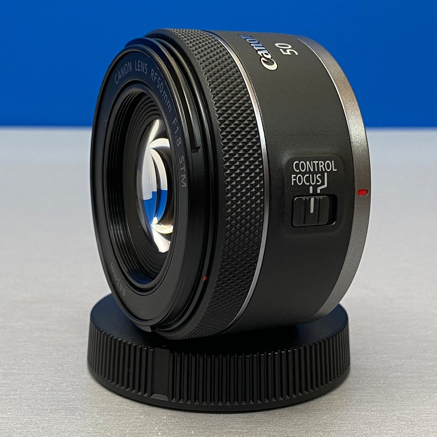 Canon RF 50mm f/1.8 STM
