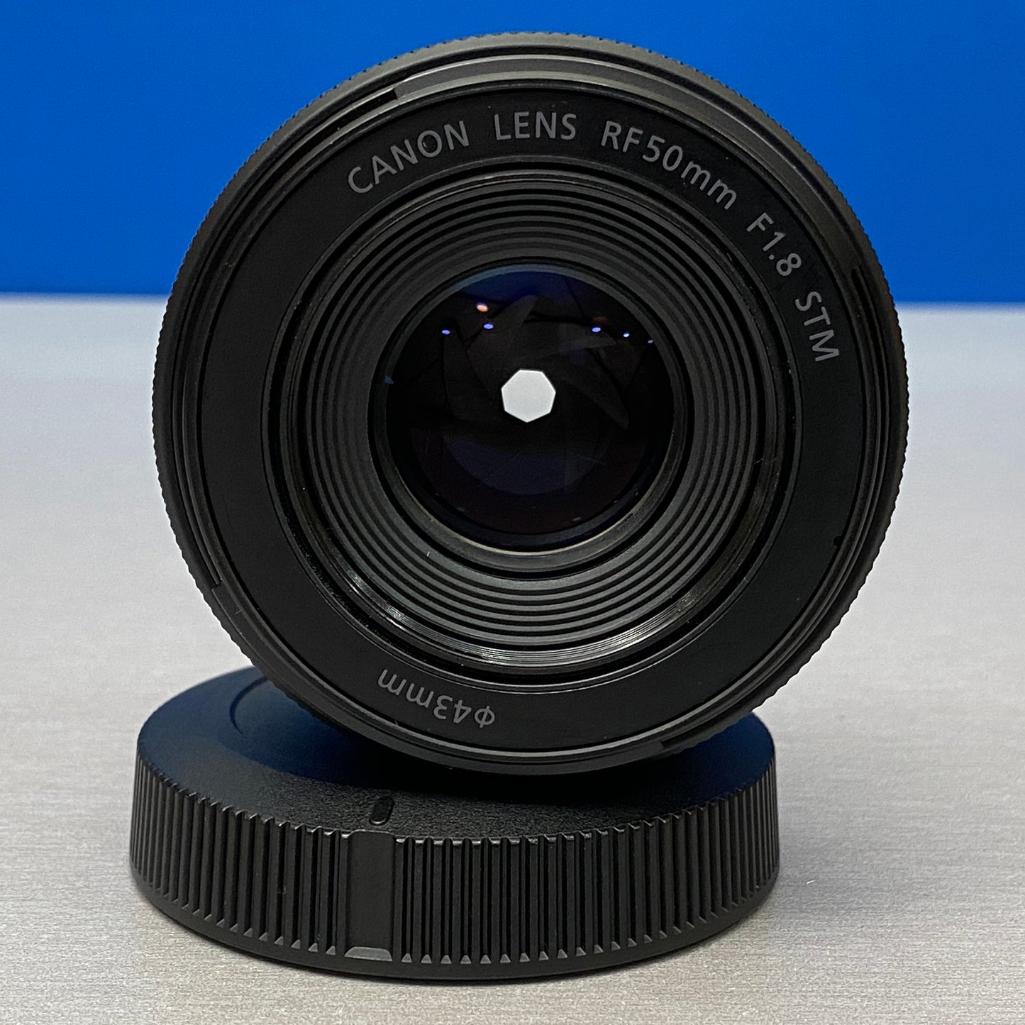 Canon RF 50mm f/1.8 STM