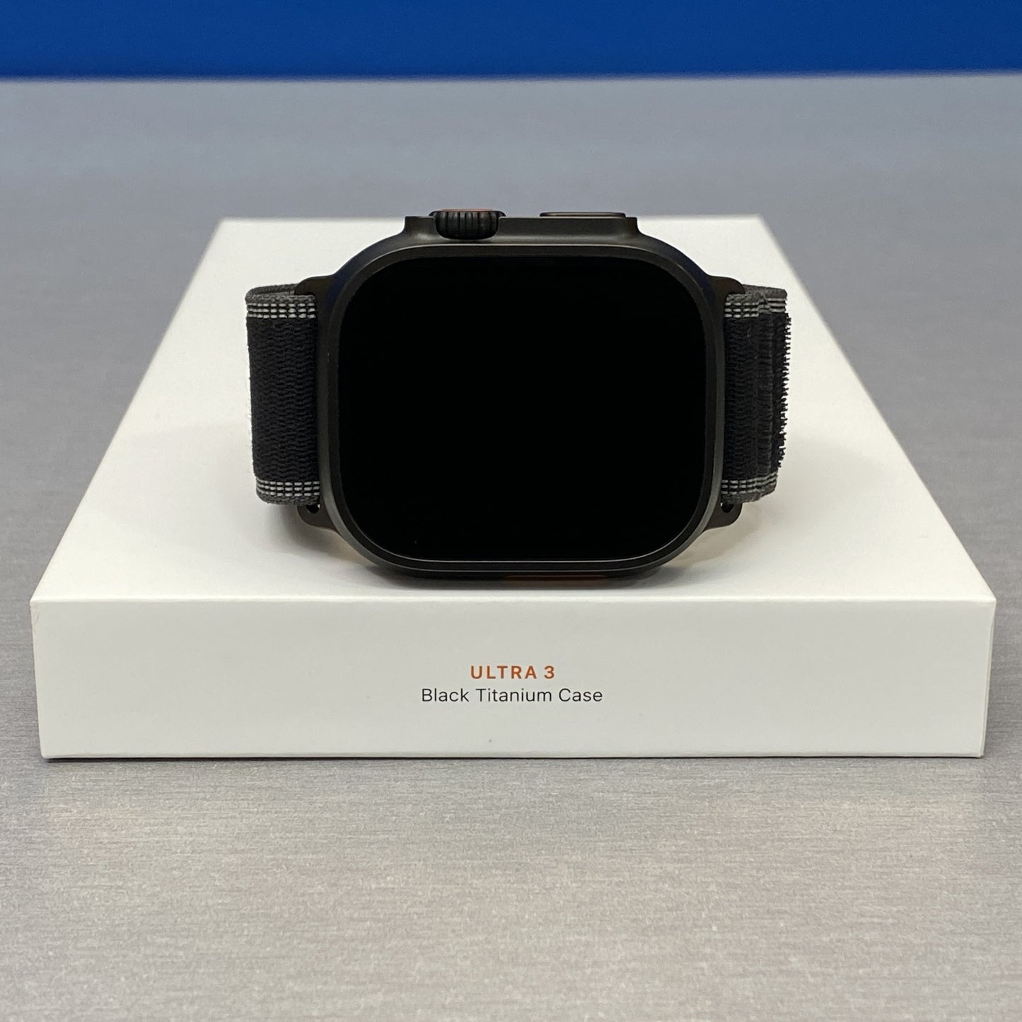 Apple Watch Ultra 3 | Titanium Black | 49mm | Trail Loop