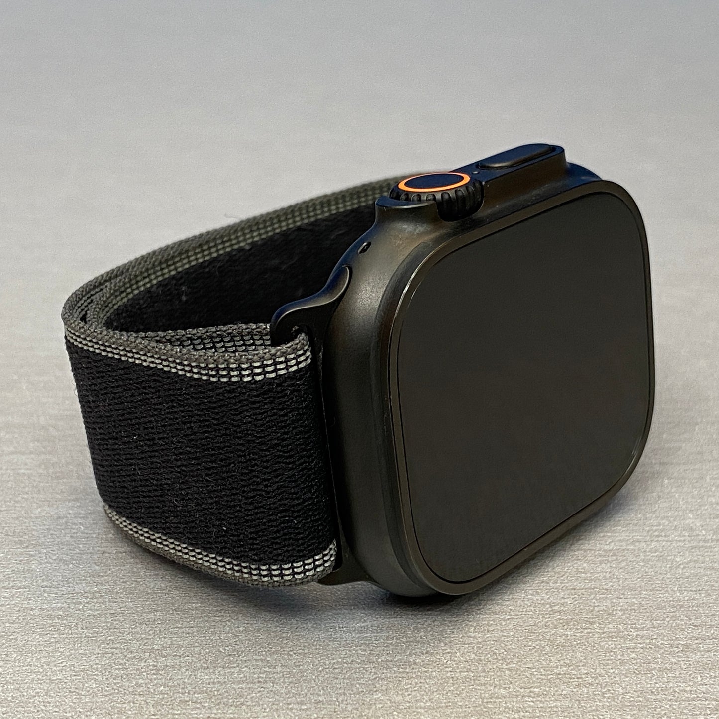 Apple Watch Ultra 3 | Titanium Black | 49mm | Trail Loop