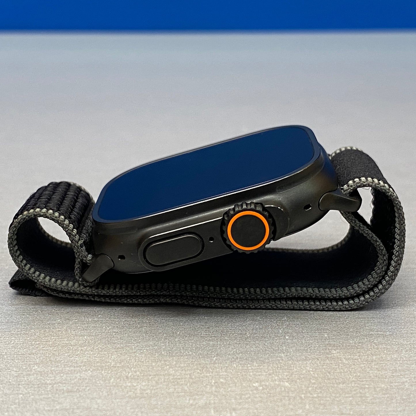 Apple Watch Ultra 3 | Titanium Black | 49mm | Trail Loop
