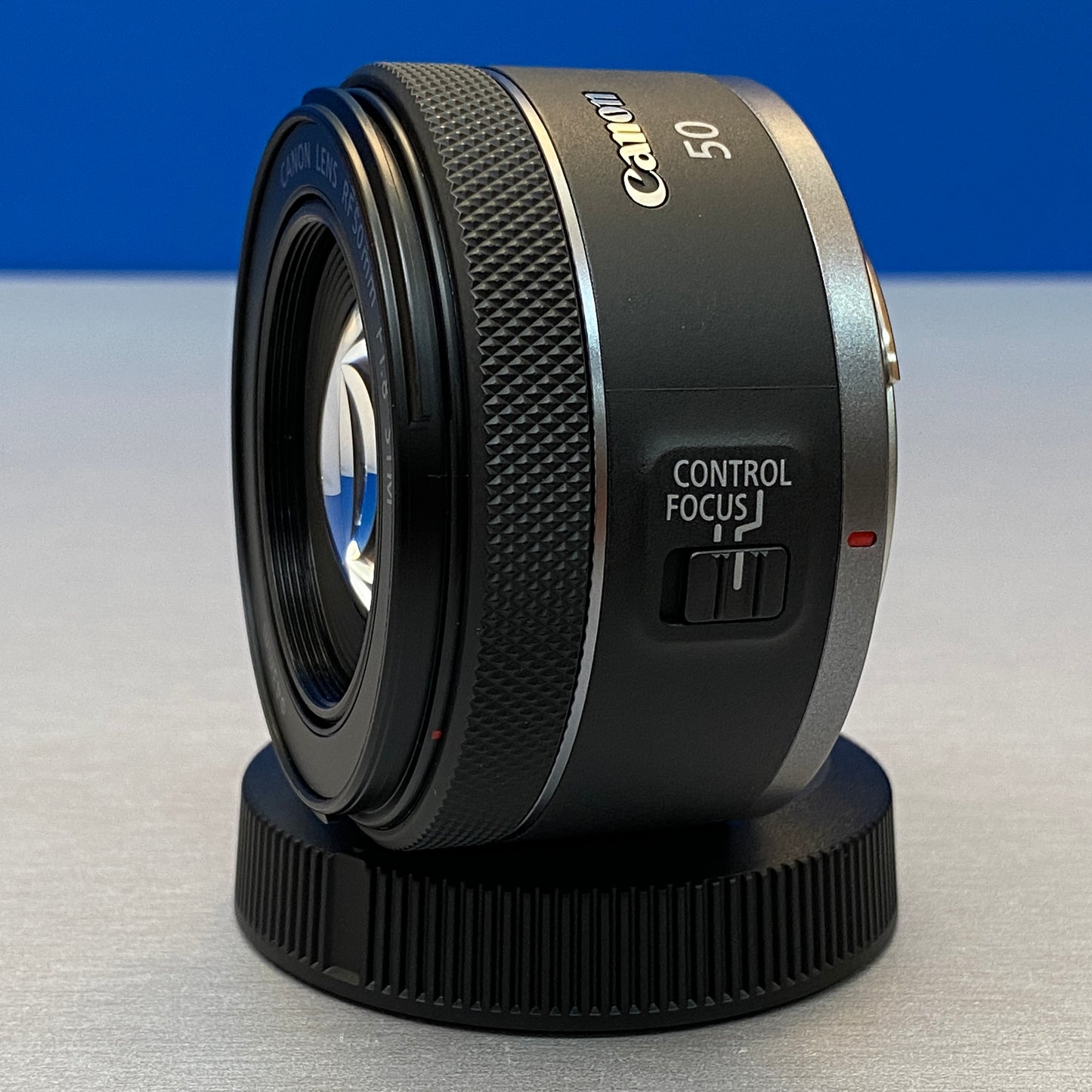 Canon RF 50mm f/1.8 STM