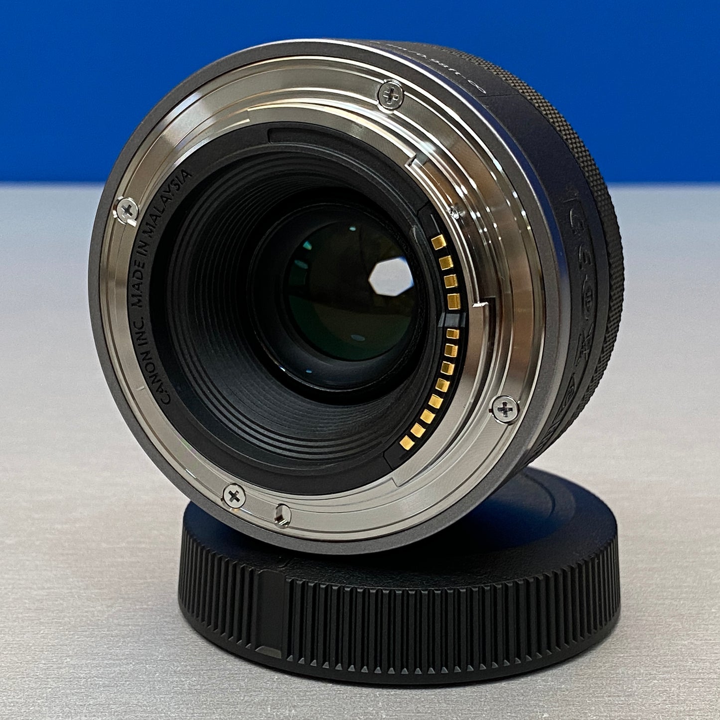 Canon RF 50mm f/1.8 STM