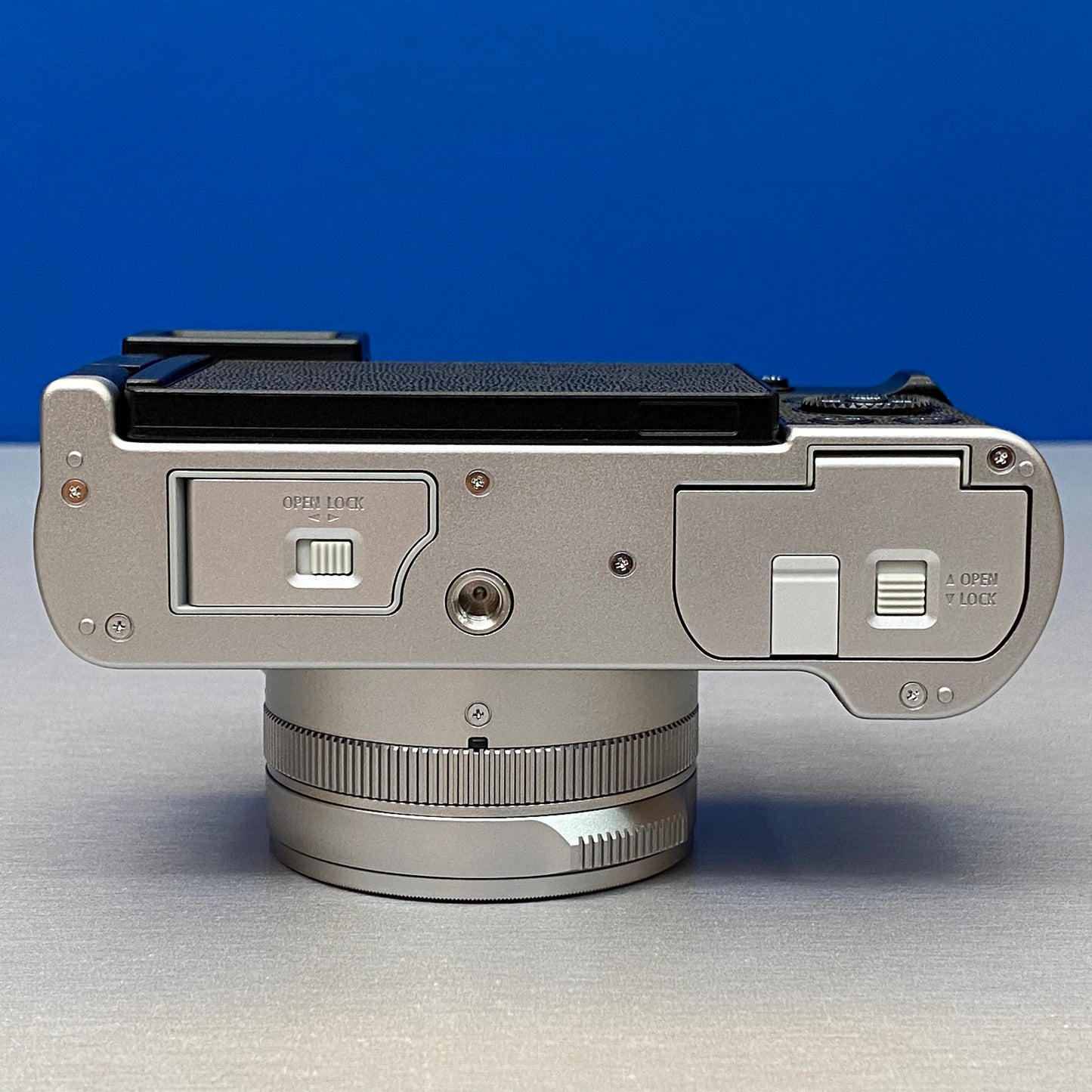 Panasonic Lumix L10 | 20.4MP | Silver | NOVA