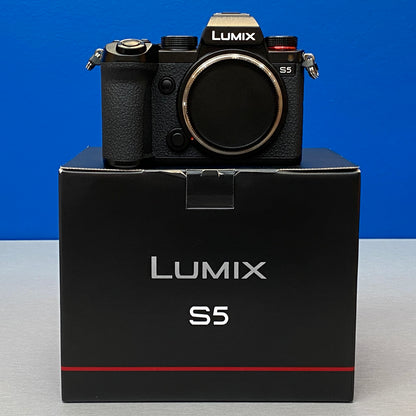 Panasonic Lumix DC-S5 (Corpo) - 24.2MP