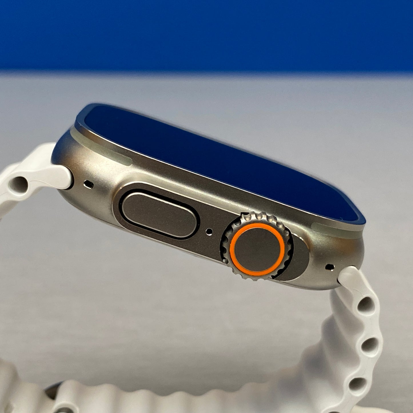 Apple Watch Ultra 2 | Titanium Natural | 49mm | White Ocean Band