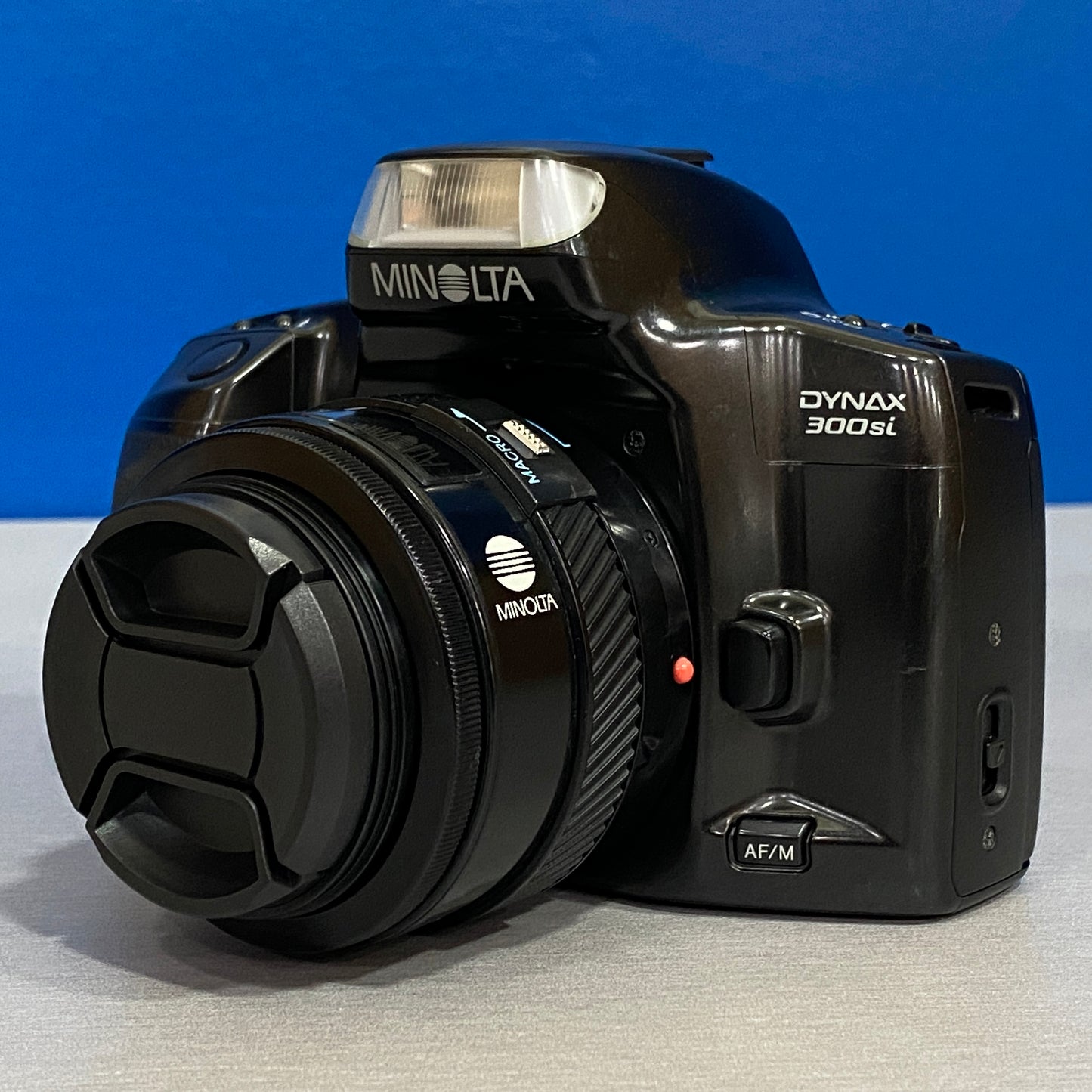 Minolta Dynax 300si + AF 35-70mm f/4
