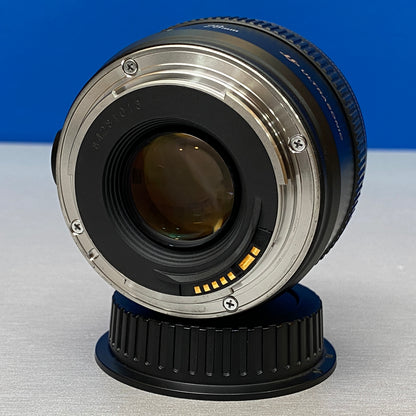 Canon EF 28mm f/1.8 USM