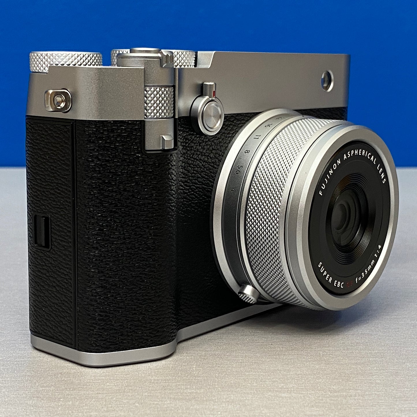 Fujifilm GFX 100RF | 102MP