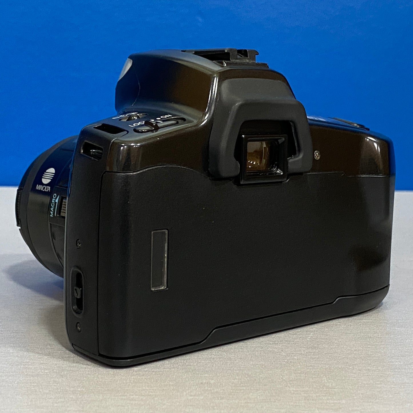 Minolta Dynax 300si + AF Zoom 28-80mm f/4-5.6