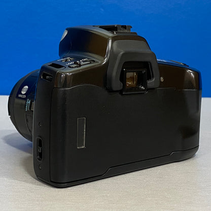 Minolta Dynax 300si + AF Zoom 28-80mm f/4-5.6