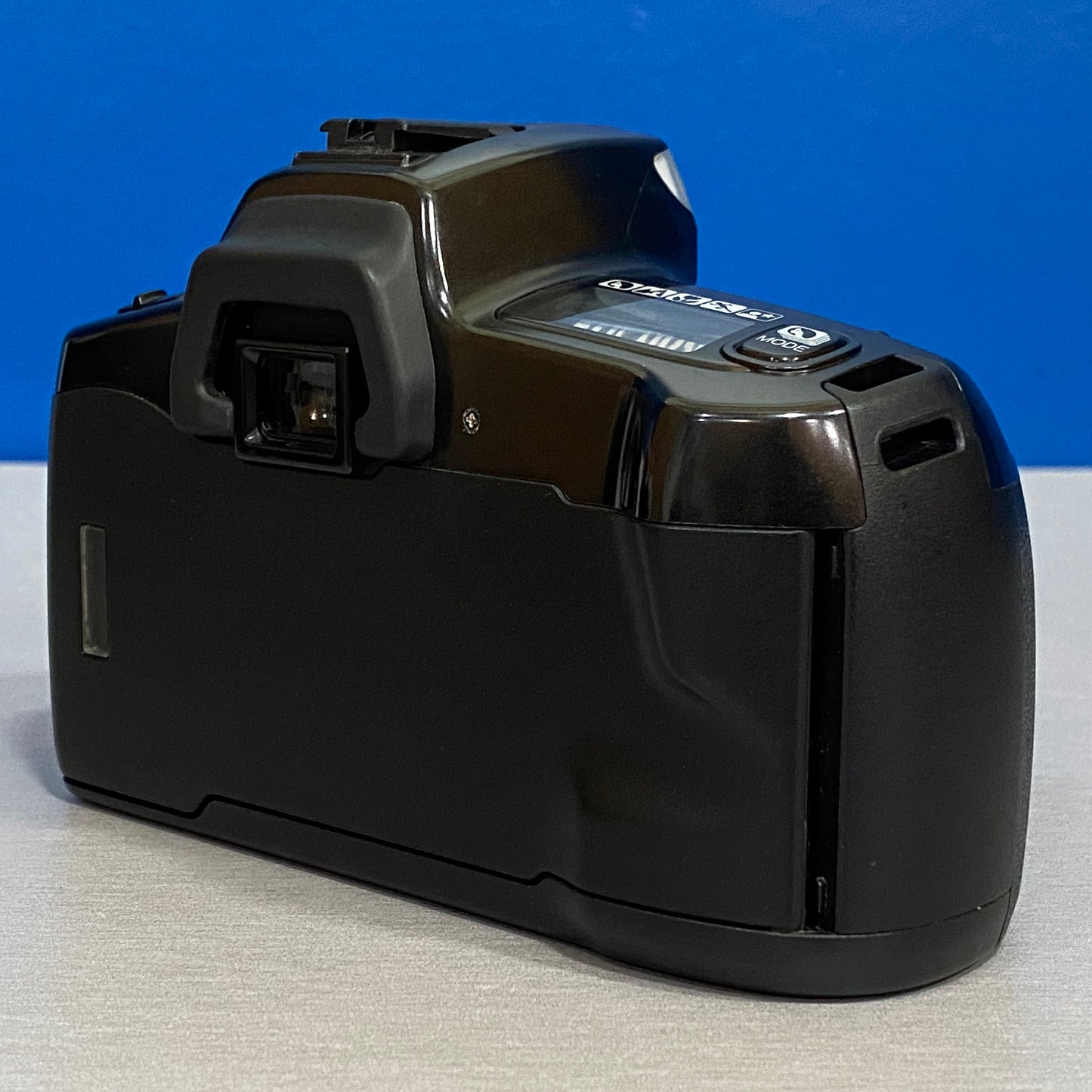 Minolta Dynax 300si + AF Zoom 28-80mm f/4-5.6