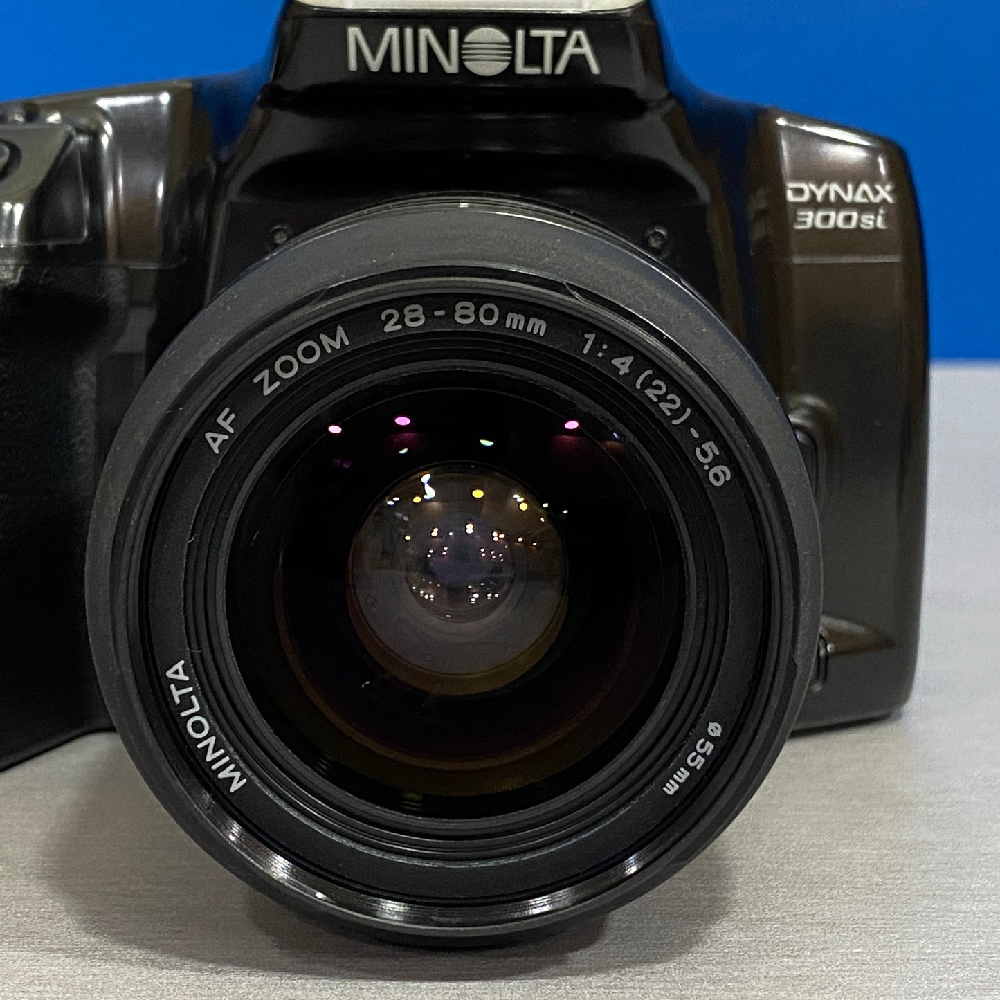 Minolta Dynax 300si + AF Zoom 28-80mm f/4-5.6