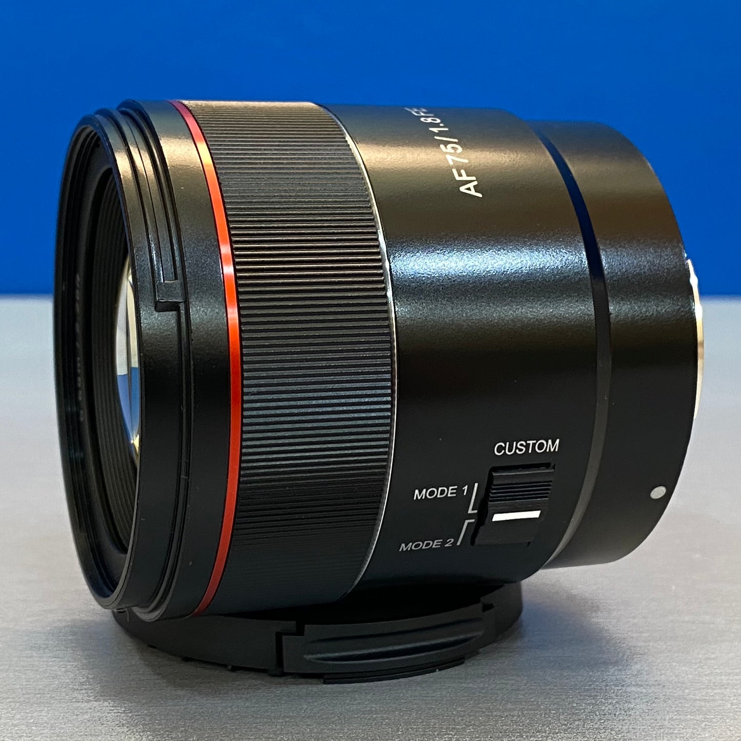 Samyang AF 75mm f/1.8 (NOVA)