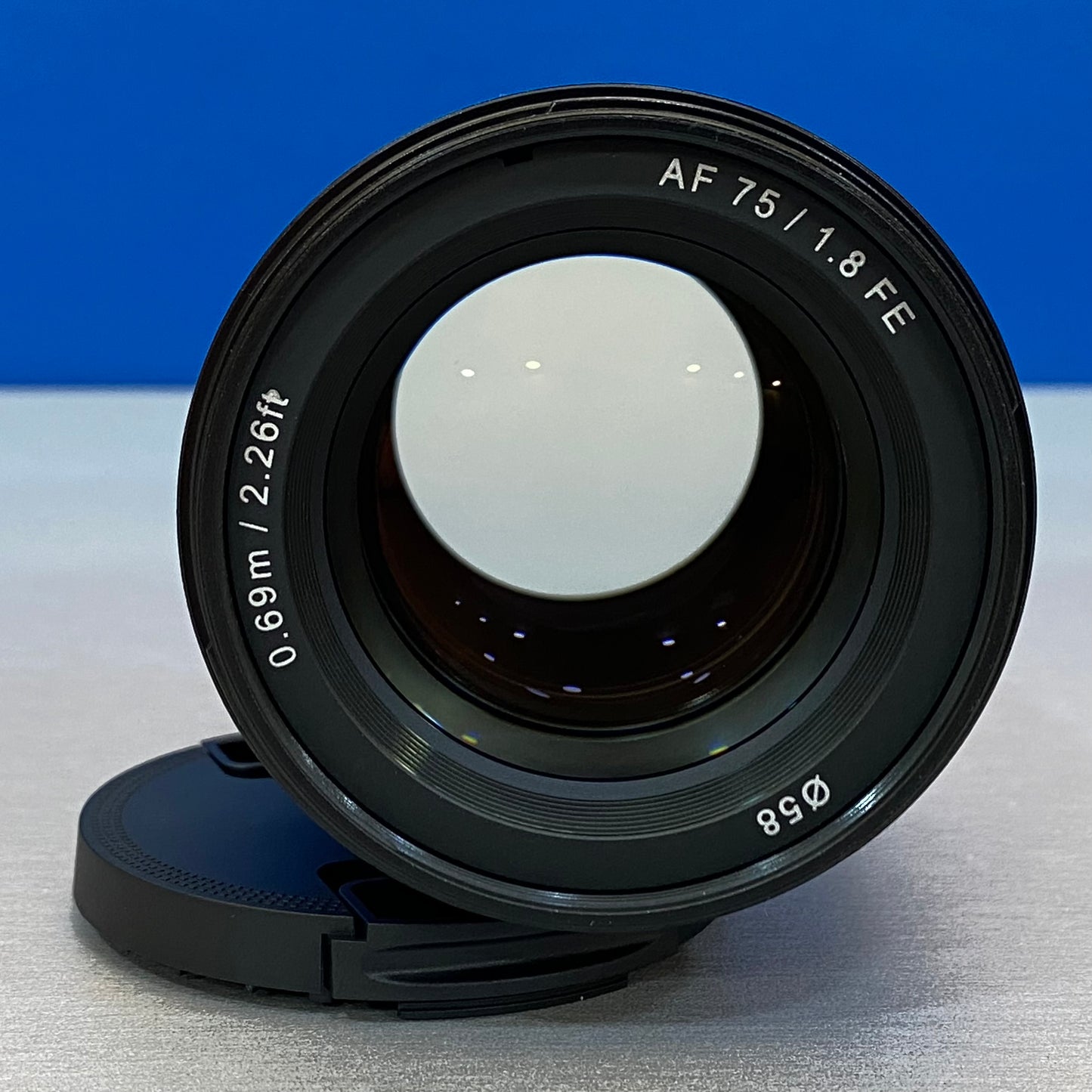 Samyang AF 75mm f/1.8 (NOVA)